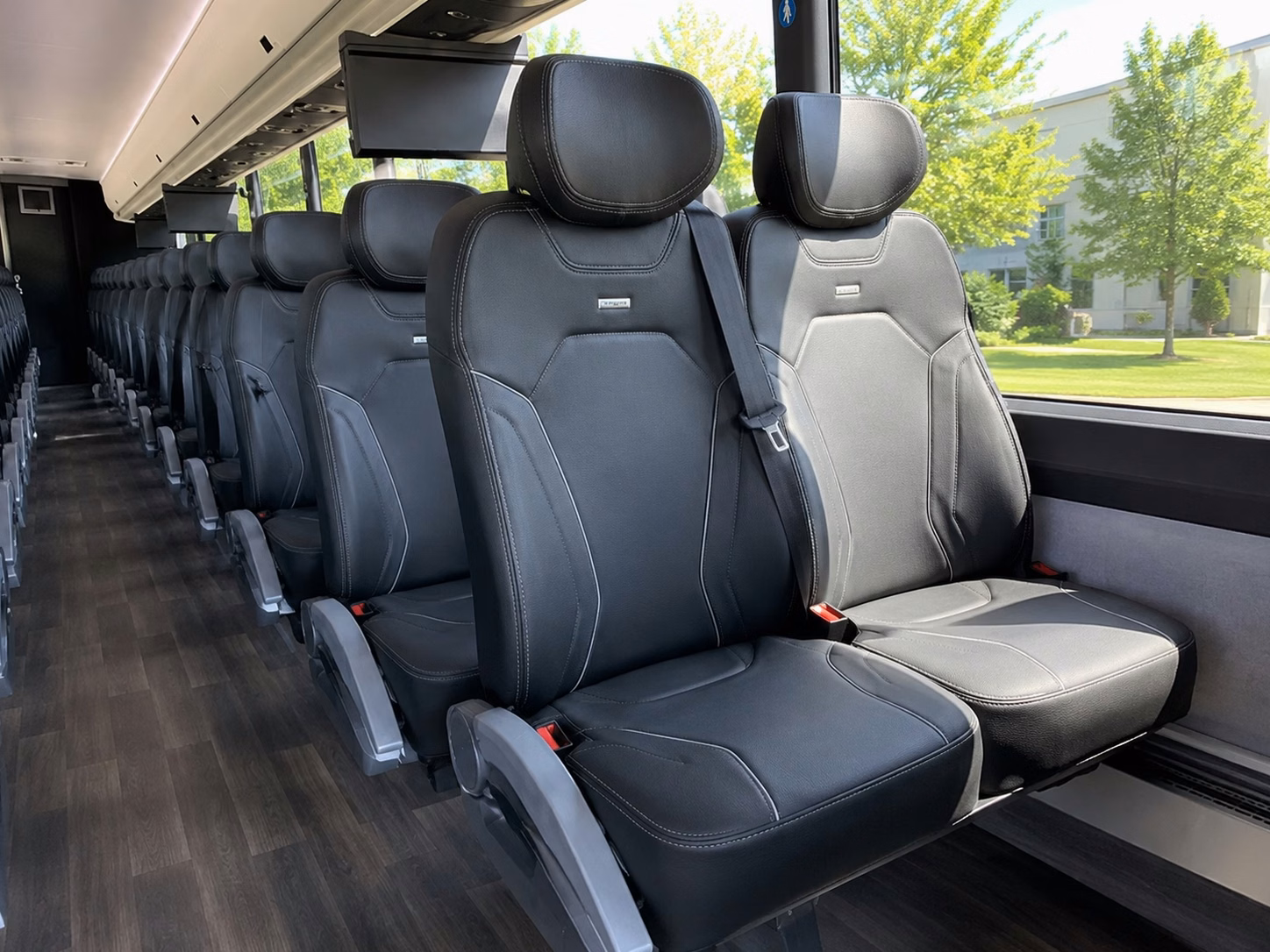 charter bus rentals for corporate groups traveling between bridgeport and new york city